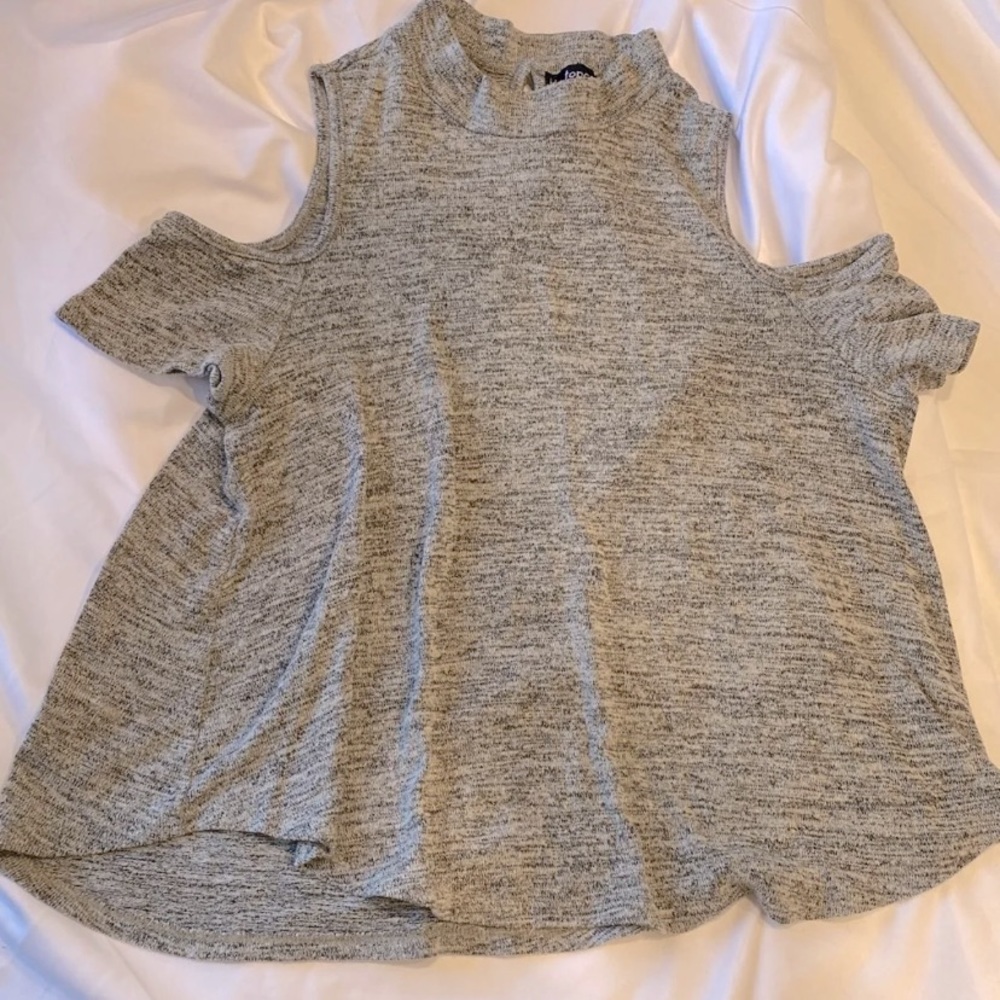 Cold Shoulder Crop Top